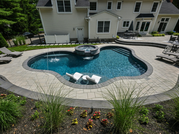 Luxury pool design and construction in Mahwah, NJ